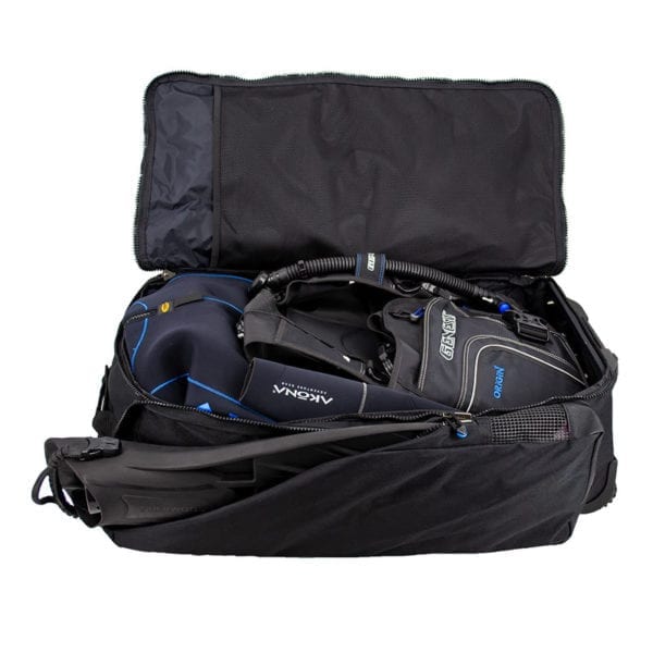 This image portrays Akona Chelan Lightweight Roller Bag by Scuba Show | June 1 & 2, 2024.