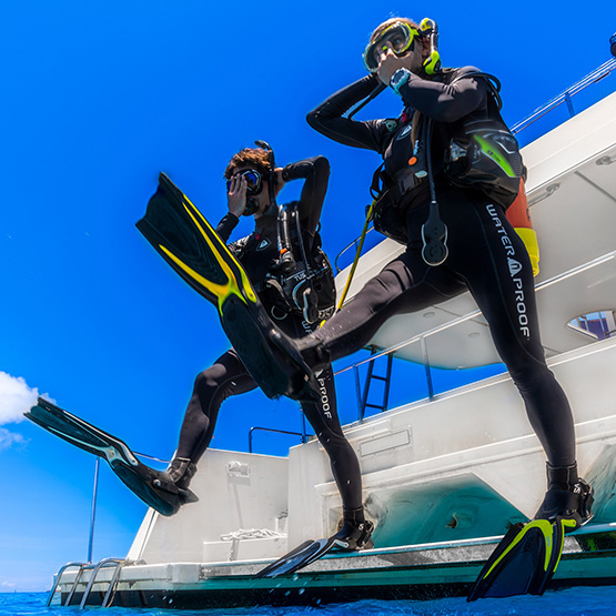 This image portrays TUSA - HyFlex Switch Fins by Scuba Show | June 3 & 4, 2023.