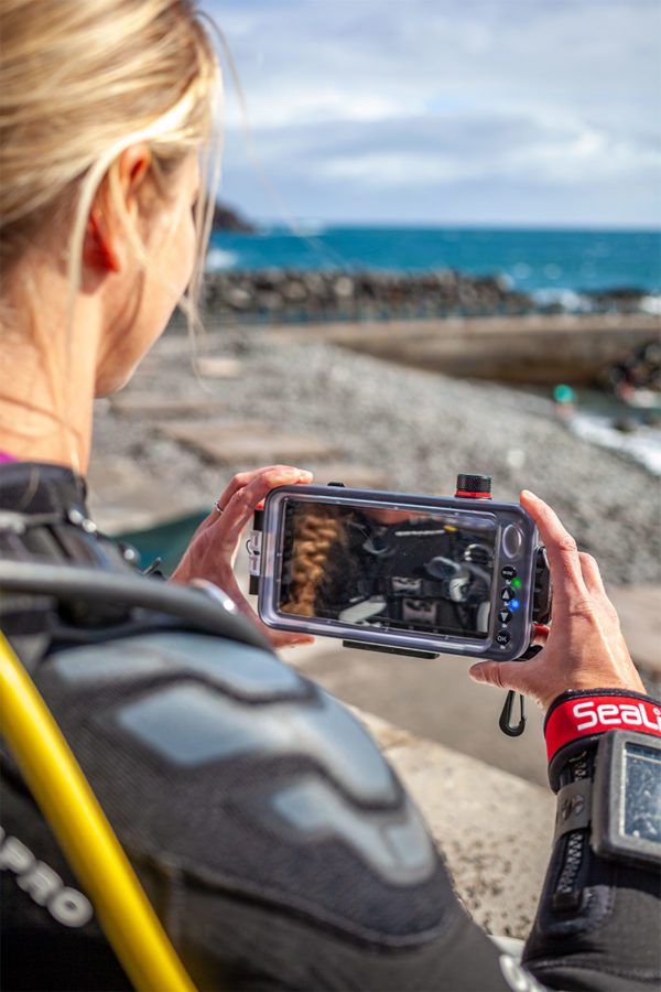 This image portrays SeaLife Cameras SportDiver Underwater Smartphone Housing by Scuba Show | June 3 & 4, 2023.